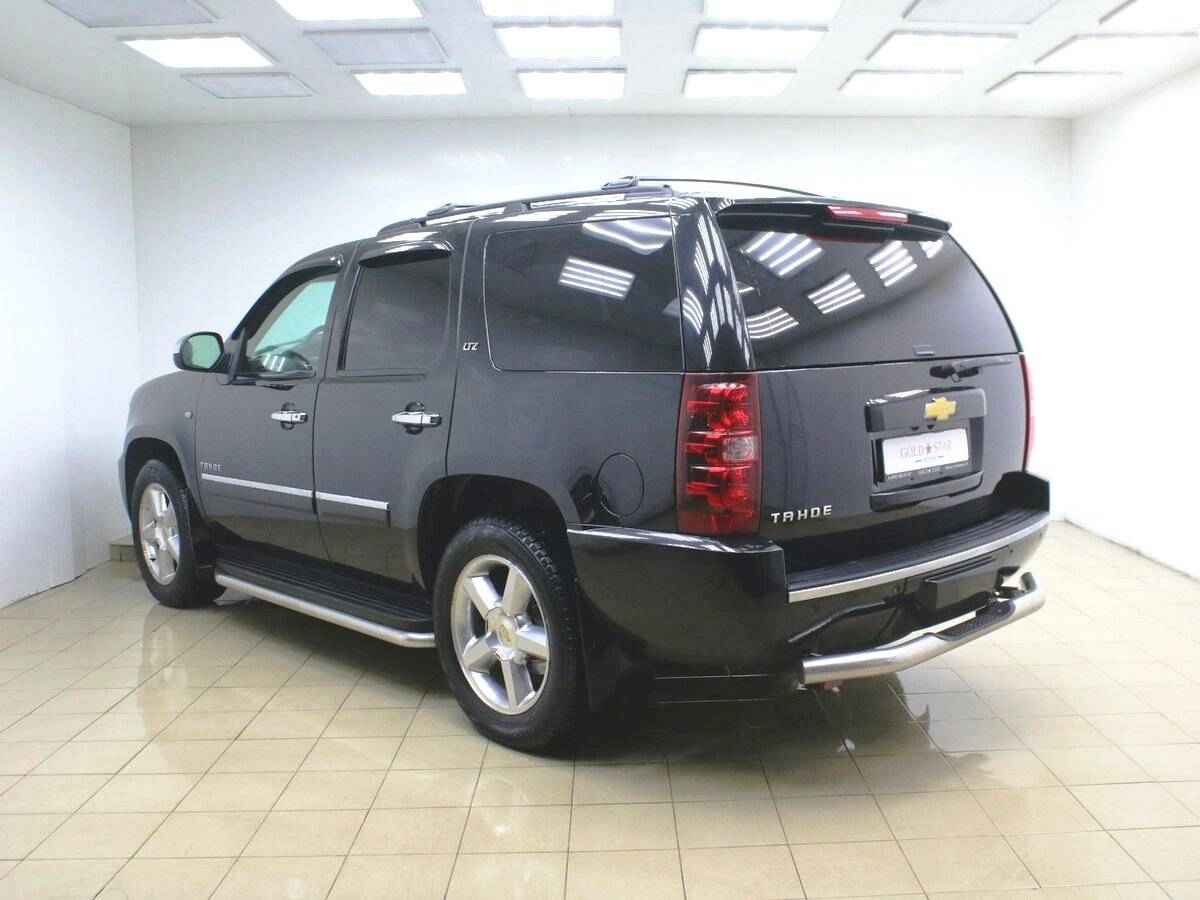 Chevrolet Tahoe 2013 черный